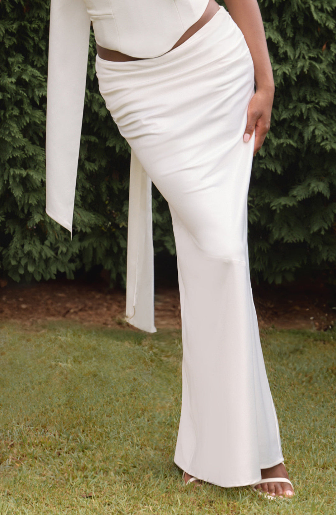 Corairis Maxi Skirt in Ivory by Clandour, product photo 3