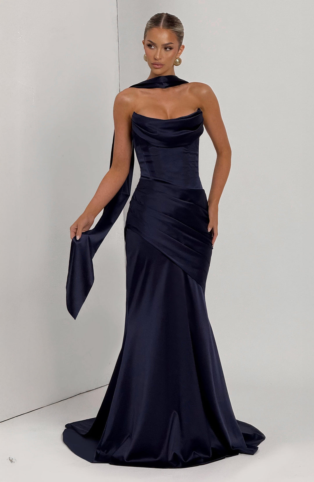 Lumaessa Maxi Dress in Navy by Clandour, product photo 5