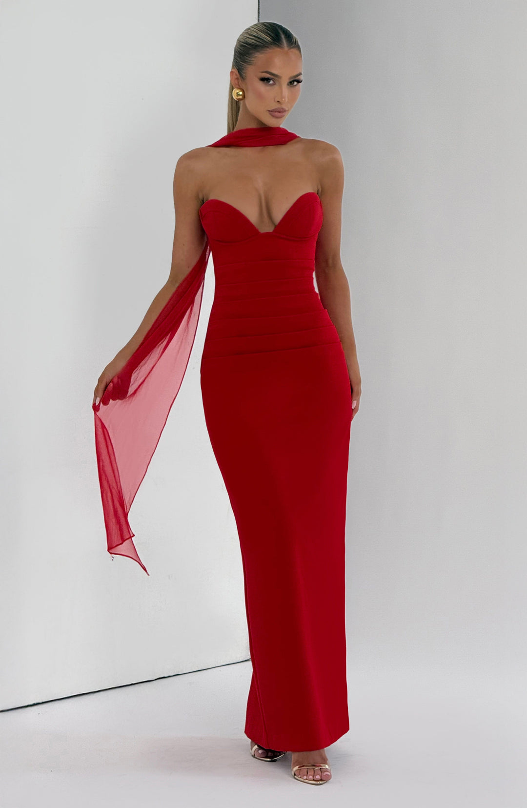 Miravieve Maxi Dress in Red by Clandour, product photo 8