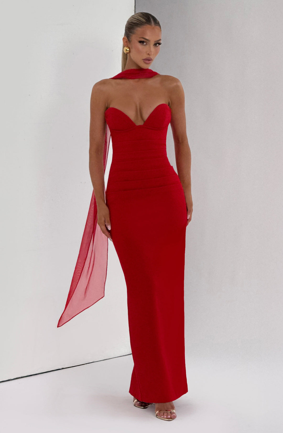Miravieve Maxi Dress in Red by Clandour, product photo 9