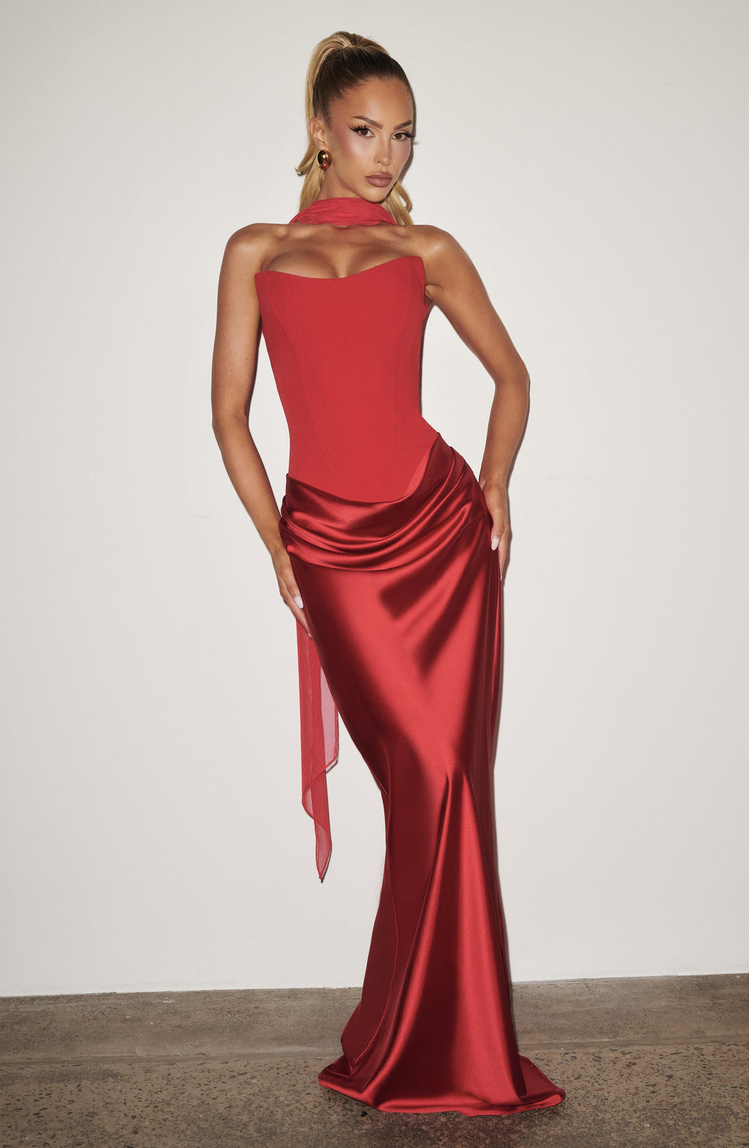 Nolaoria Maxi Dress in Red by Clandour, product photo 4
