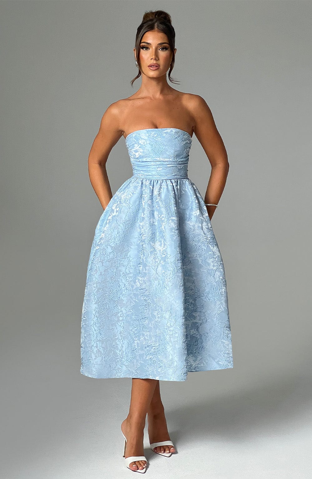 Velaelle Midi Dress in Blue by Clandour, product photo 4