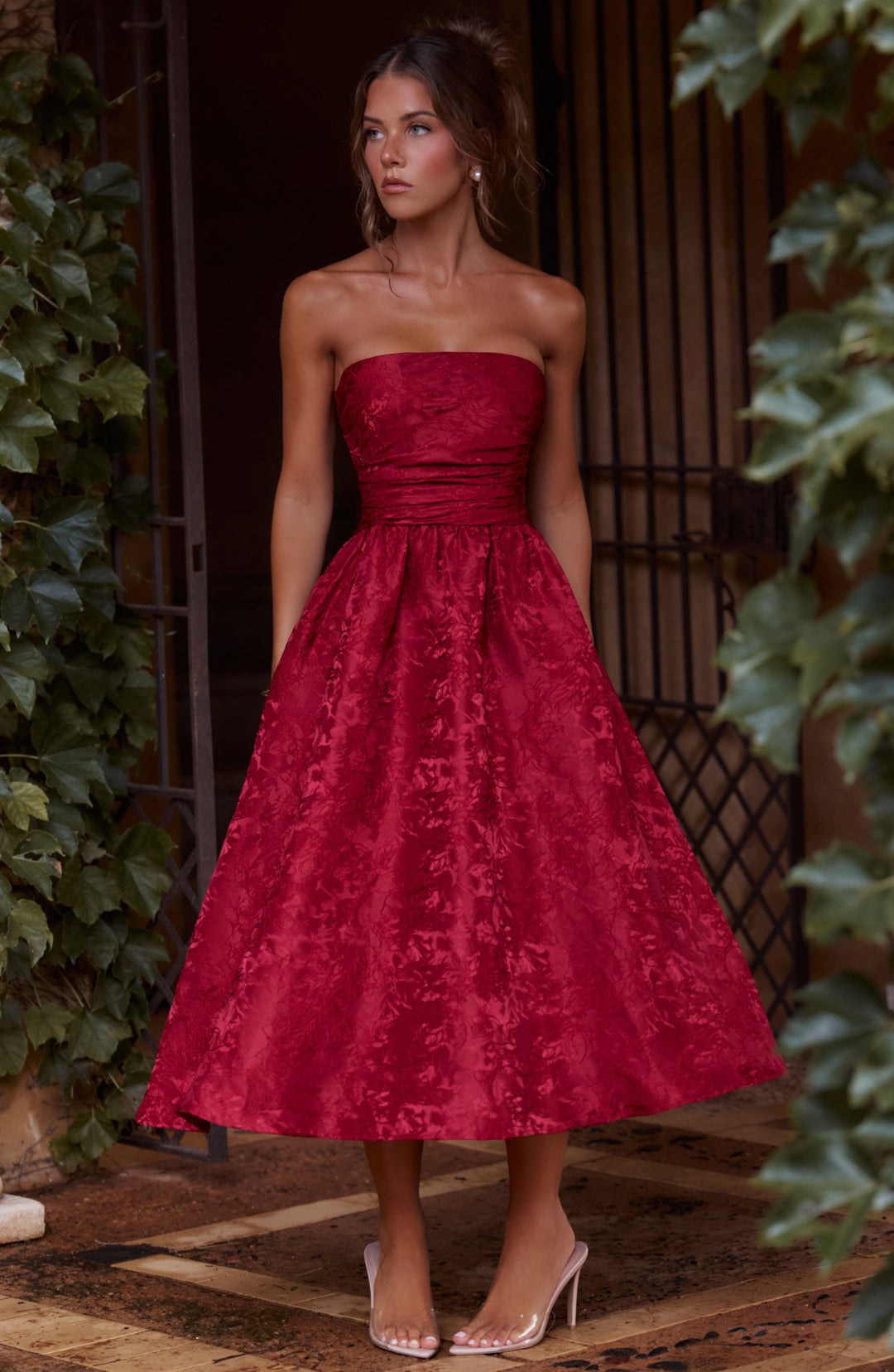 Velaelle Midi Dress in Red by Clandour, product photo 8