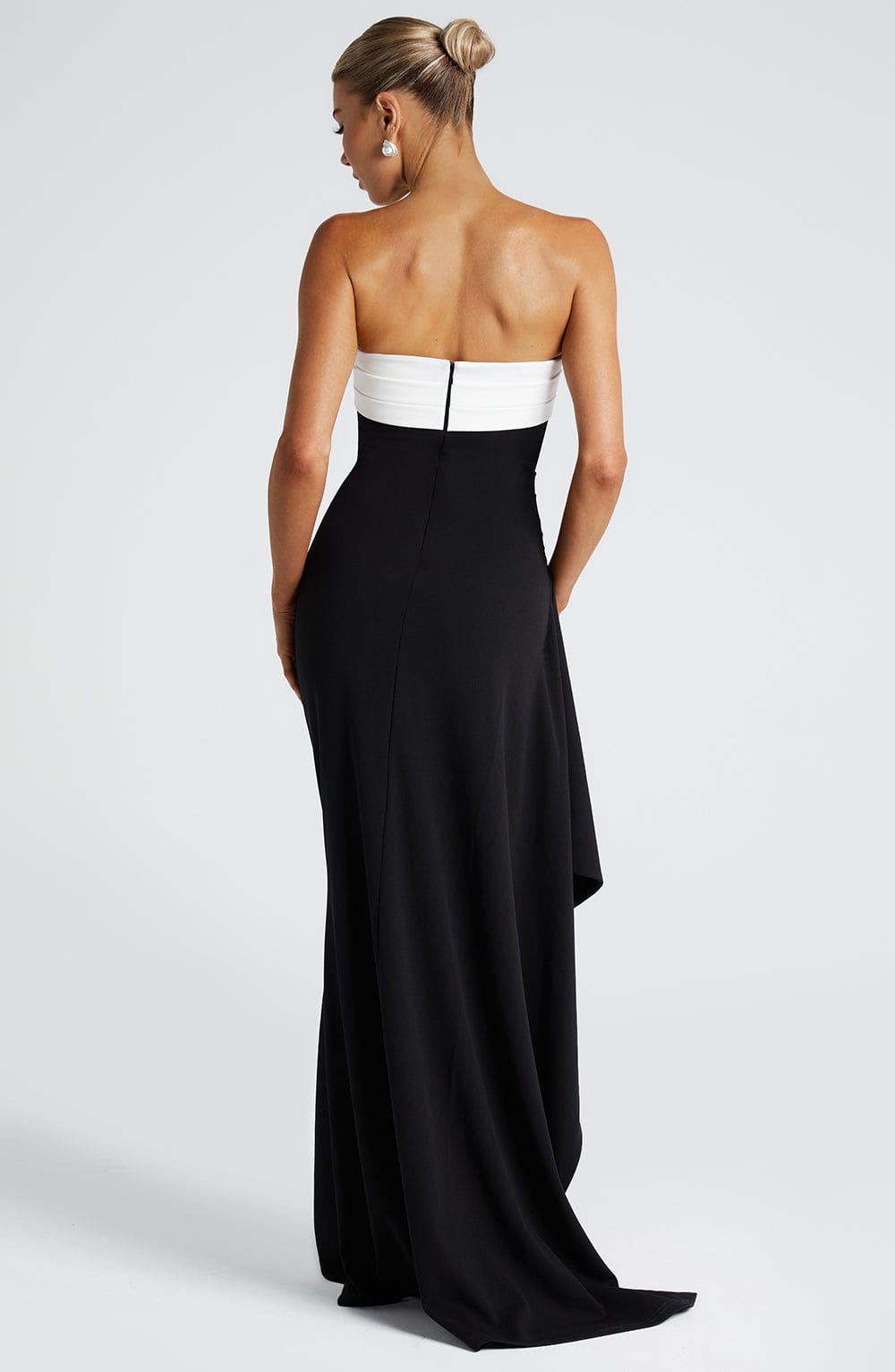 Zellaia Maxi Dress in Black/White by Clandour, product photo 4